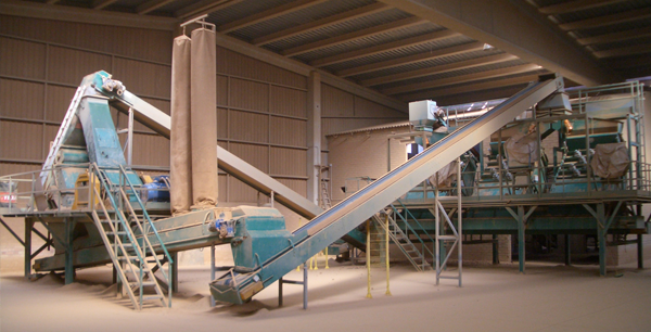 Interior de una empresa de valorización, gestión, y transporte de residuos.